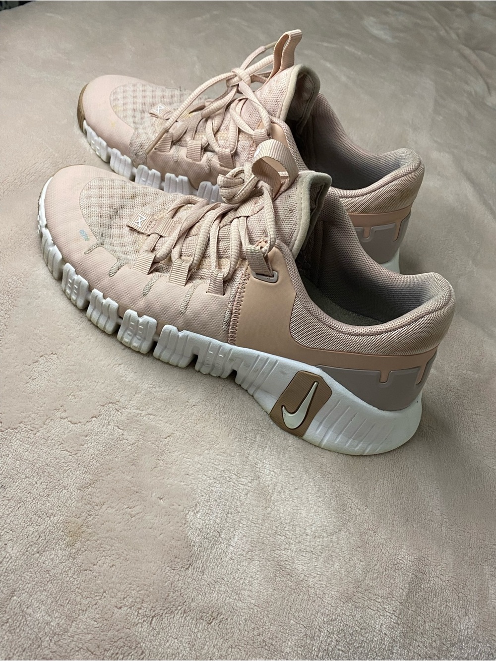 Nike Free Metcon 5 Low Top Mesh Lace-Up Sneaker Pink women size 7.5